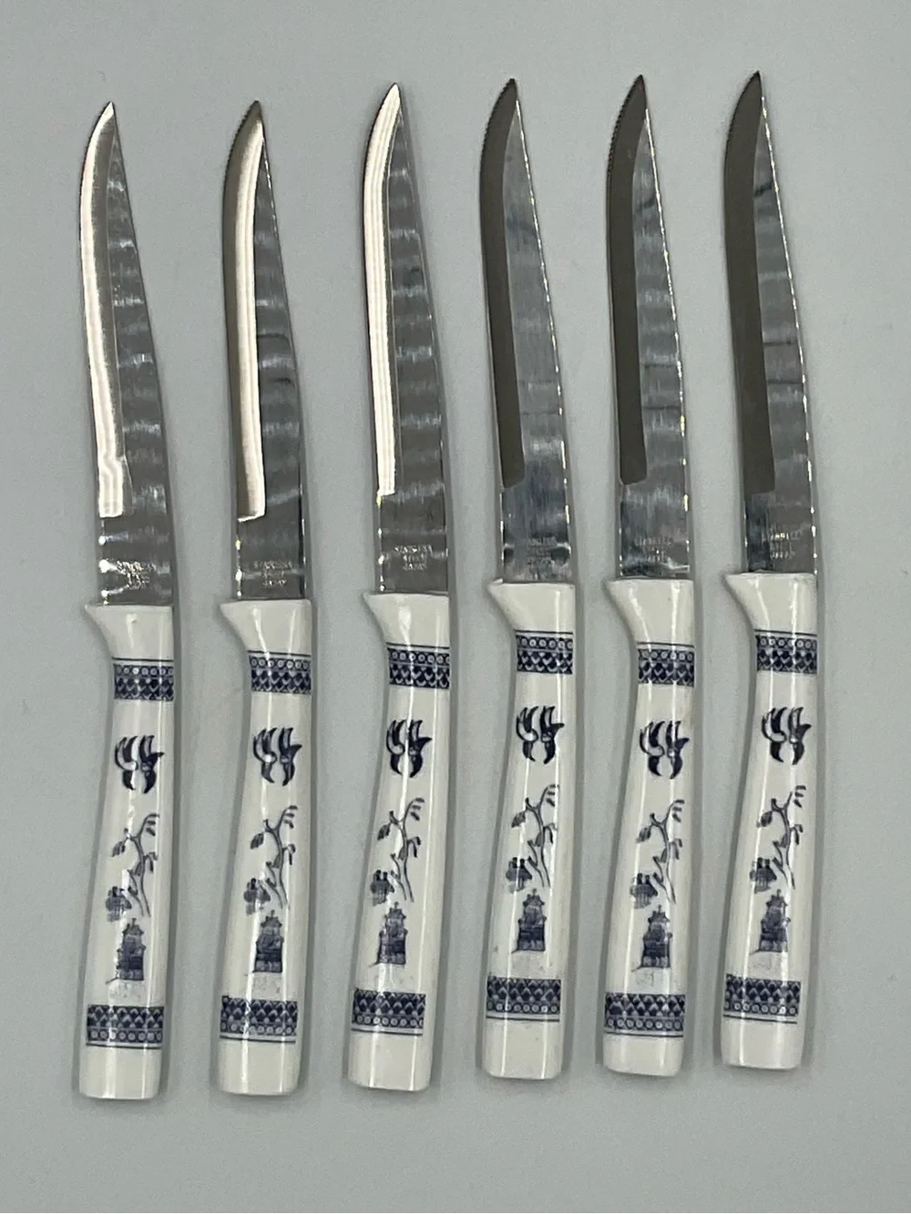 Vintage 6 Piece Blue Willow Design Steak Knives Set Japan